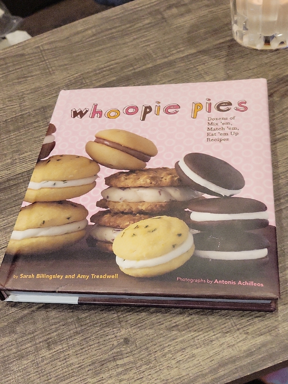 Whoopie Pie Cookbook,Brand New! 119 Pages! Yum! 21 Different Cakes